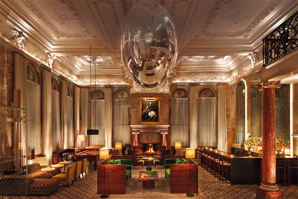 THE LONDON EDITION